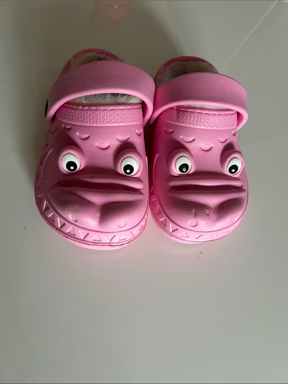 Capelli of New York Kids Pink Character Slip-On Clogs us 6/7 toddler